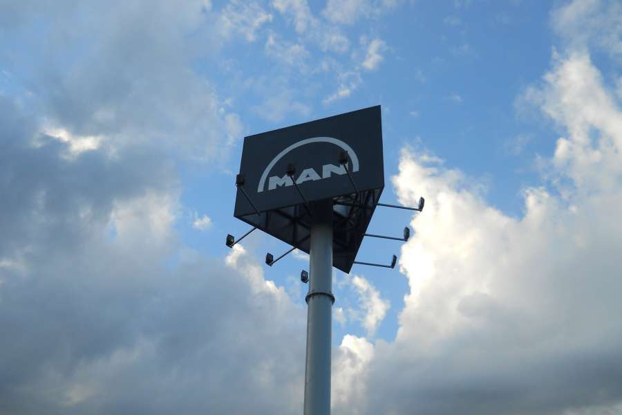 Kasetony reklamowe - kaseton z dibondu Man