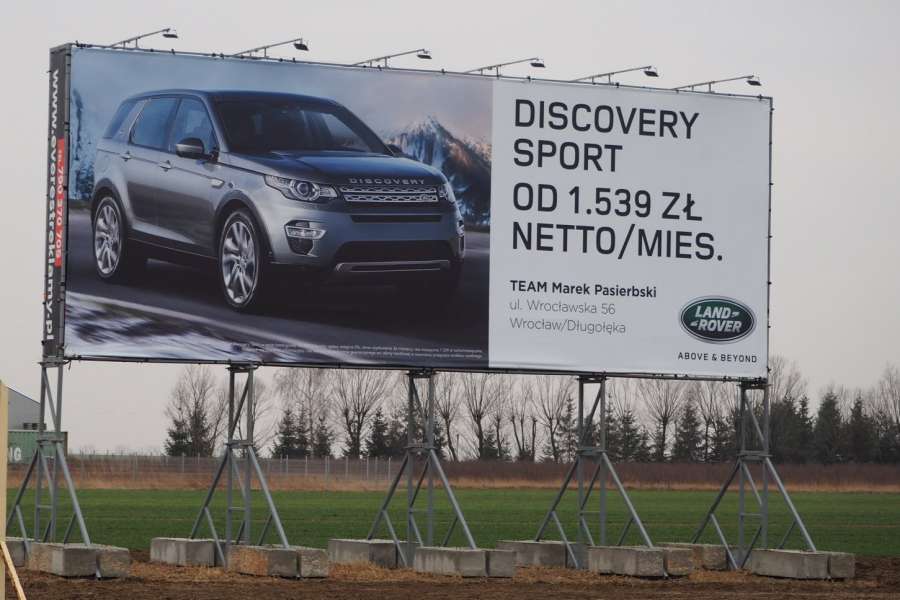 Powierzchnie reklamowe - Kostomłoty Lotos Land Rover