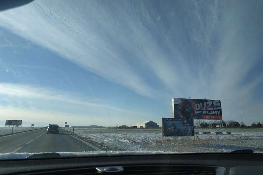 Powierzchnie reklamowe - Kostomłoty Lotos>Jelenia Góra Everest Reklamy zima