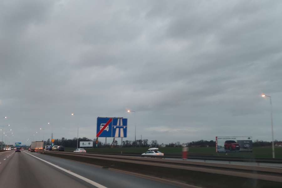 Powierzchnie reklamowe - AOW Zabrodzie, Bielany Wrocławskie>Poznań Land Rover 5