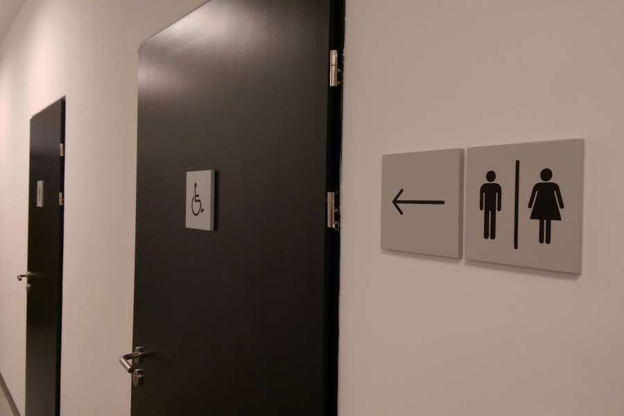 Oznakowanie budynków - tabliczki informacyjne stal - biurowiec Silver Tower