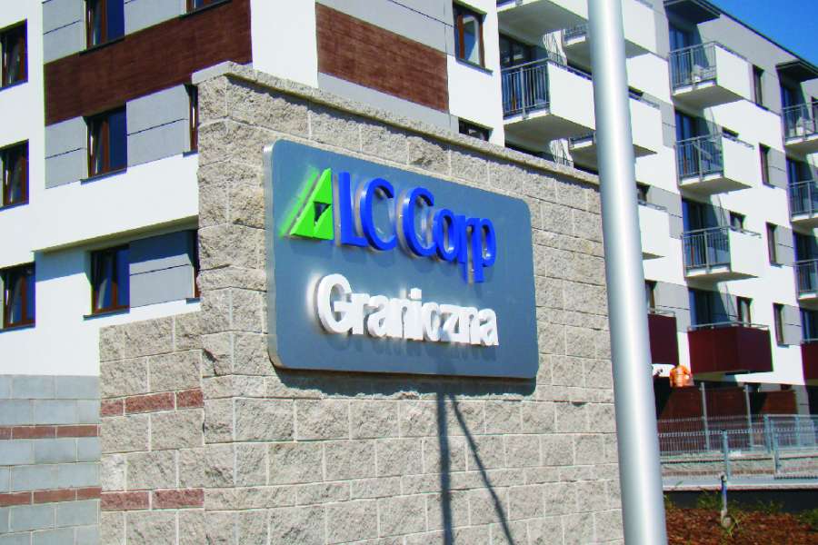 Litery przestrzenne - litery na kasetonie LC Corp Graniczna Wrocław