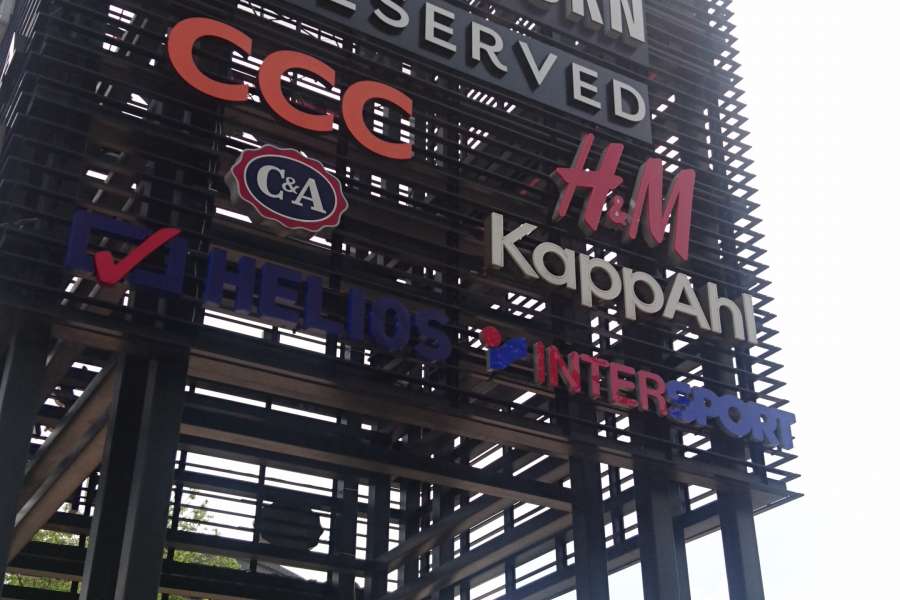 Reklama Świetlna - totem reklamowy Magnolia Wrocław