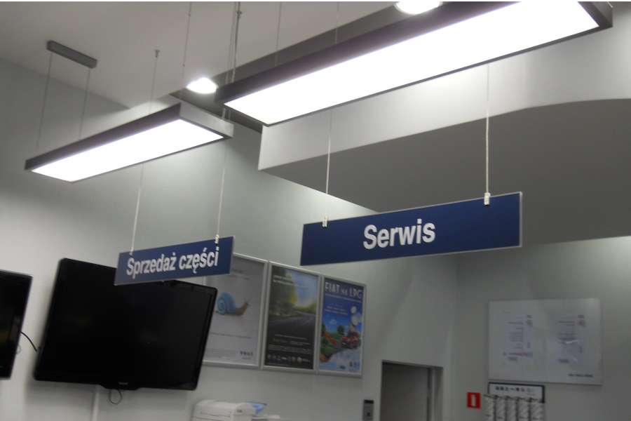 Oznakowanie budynków - tabliczki informacyjne podwieszane MAN