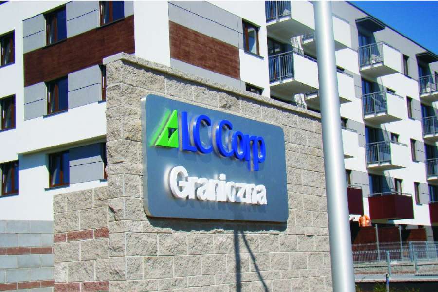 Kaseton z dibondu i wypuszczane litery przestrzenne