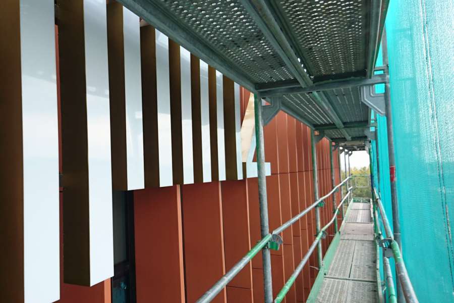 Galeria Everest - oznakowanie budynków - litery przestrzenne biurowiec PZU