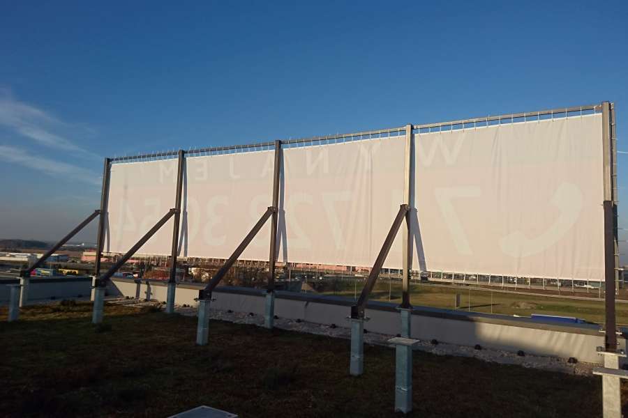 Galeria Everest - konstrukcja reklamowa na dachu biurowca BBP