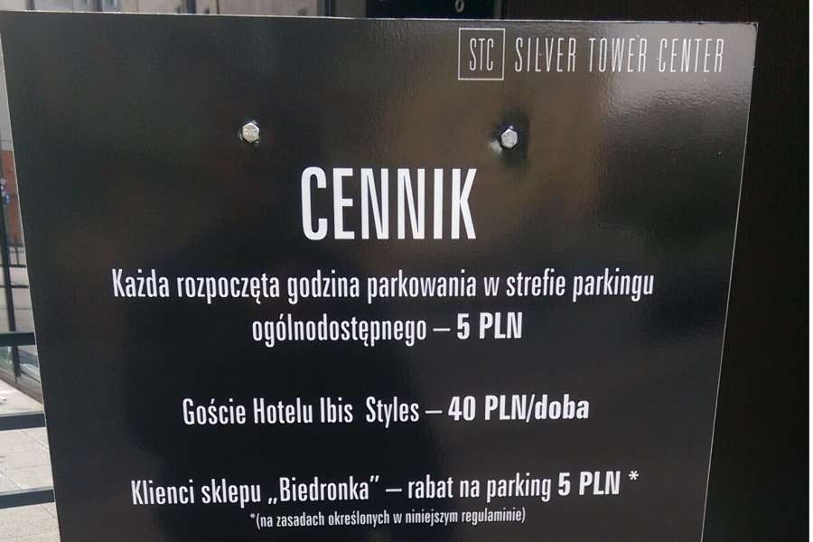 Galeria Everest - oznakowanie parkingów - tablica informacyjna