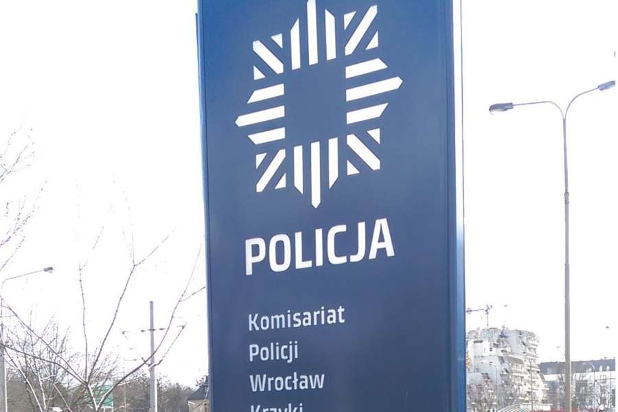 Galeria Everest - totem informacyjny Policja Krzyki Wrocław