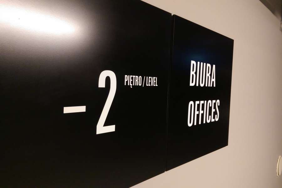 Galeria Everest - oznakowanie budynków - tablice informacyjne biurowiec Silver Tower Center