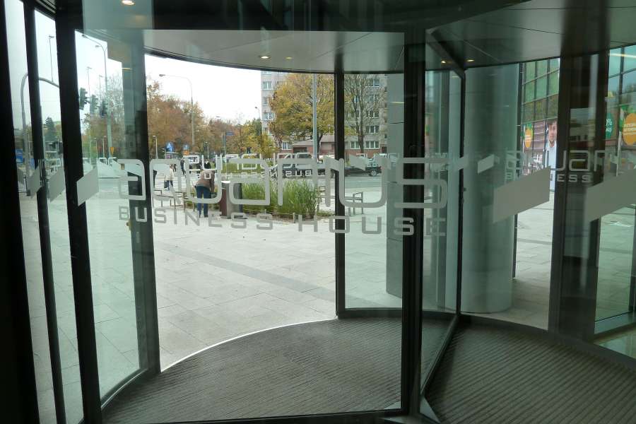 Galeria Everest -oklejanie powierzchni biurowych Wrocław