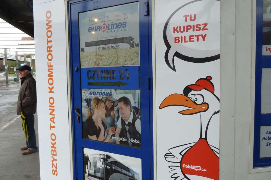 Galeria Everest - wyklejanie stanowiska dworzec PKS Polski Bus