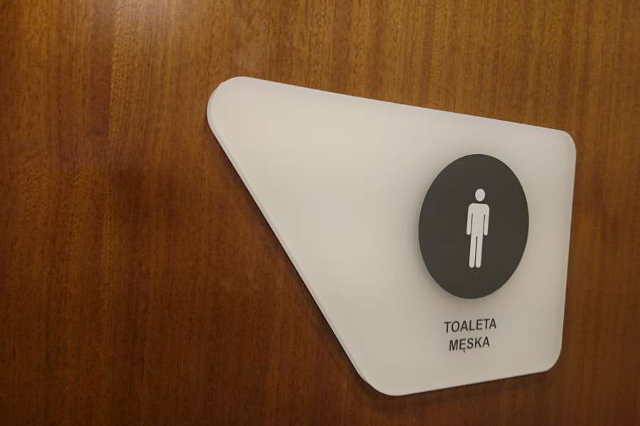Galeria Everest - tabliczka informacyjna toaleta