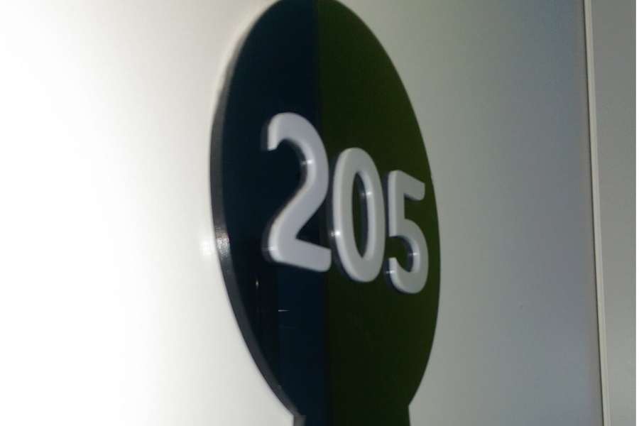 Galeria Everest - oznakowanie pokoi hotel Ibis - klucz z plexi